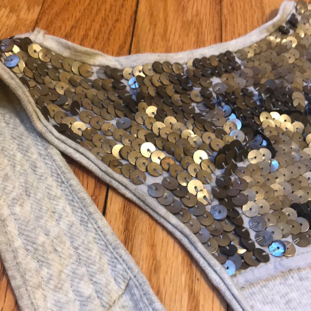 Banana Republic top/sequins upper back! Like new! - Picture 2 of 8
